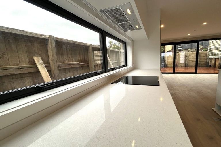 Photo of property in 123 Normandale Road, Normandale, Lower Hutt, 5010