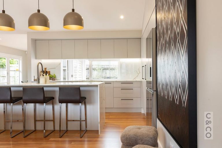 Photo of property in 2 Queen Street, Riverhead, 0820