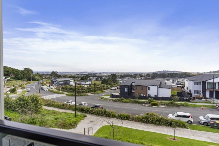Photo of property in 13 Hautoa Lane, Flat Bush, Auckland, 2019