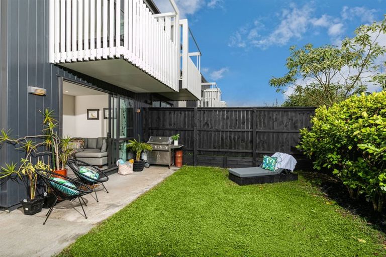 Photo of property in 21 Carder Court, Hobsonville, Auckland, 0618