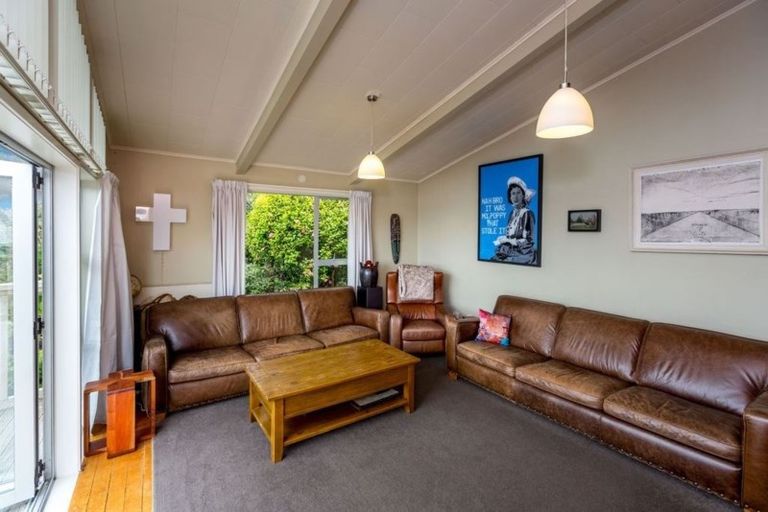 Photo of property in 11 Handley Place, Glen Avon, New Plymouth, 4312