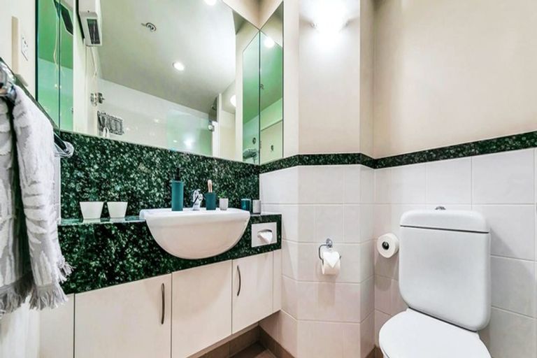 Photo of property in The Duxton Hotel Apartments, 6p/100 Greys Avenue, Auckland Central, Auckland, 1010