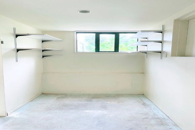 Photo of property in 1/881 East Coast Road, Northcross, Auckland, 0632