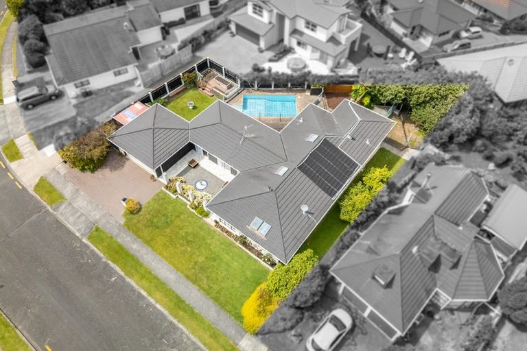 Photo of property in 11 Observatory Close, Whitby, Porirua, 5024