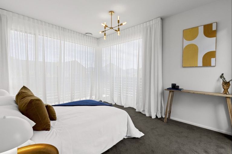 Photo of property in 32 Falconer Rise, Jacks Point, Queenstown, 9371