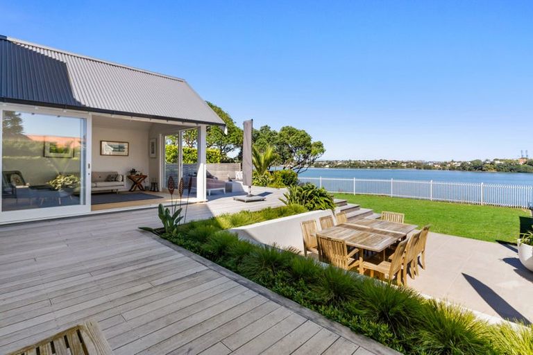 Photo of property in 21 Norwood Road, Bayswater, Auckland, 0622