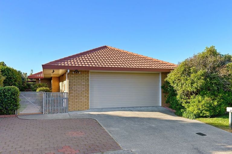 Photo of property in 5 Marewa Place, Waikanae Beach, Waikanae, 5036