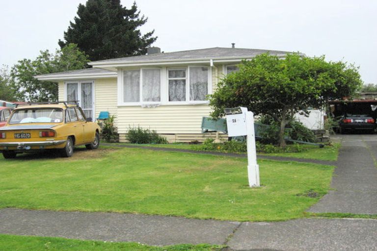 Photo of property in 21 Comet Crescent, Mangere, Auckland, 2022