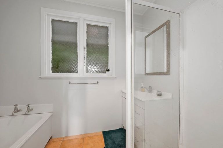 Photo of property in 61 Bird Grove, Stokes Valley, Lower Hutt, 5019