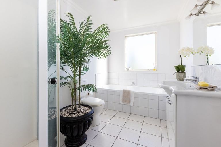 Photo of property in 627 Marine Parade, Napier South, Napier, 4110