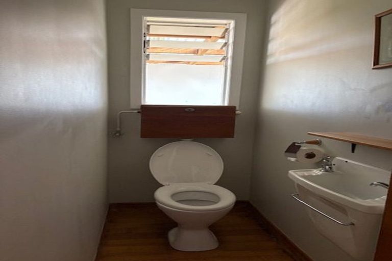 Photo of property in 15 Dakota Avenue, Beach Haven, Auckland, 0626