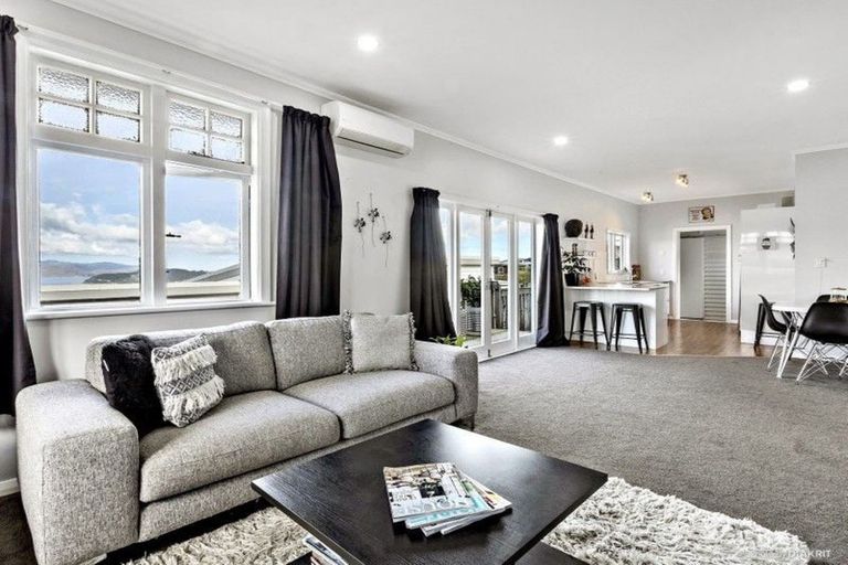 Photo of property in 22 Mandalay Terrace, Khandallah, Wellington, 6035