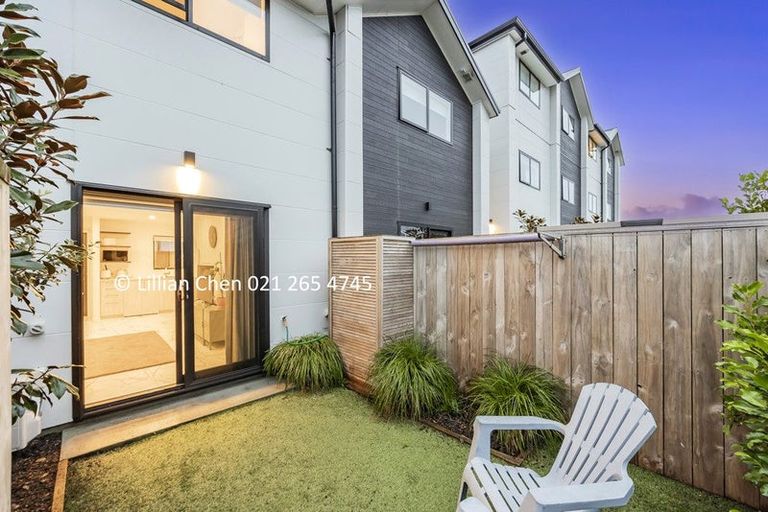 Photo of property in 6/24 Yeovil Road, Te Atatu Peninsula, Auckland, 0610