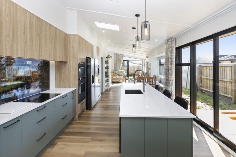 Photo of property in 5 Dray Place, Halswell, Christchurch, 8025