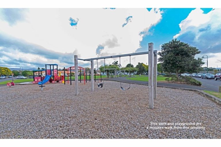 Photo of property in 3 Neta Grove, Henderson, Auckland, 0612