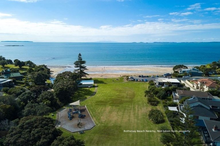 Photo of property in 34 Knights Road, Rothesay Bay, Auckland, 0630