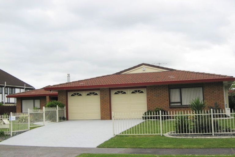 Photo of property in 110 Walter Strevens Drive, Conifer Grove, Takanini, 2112