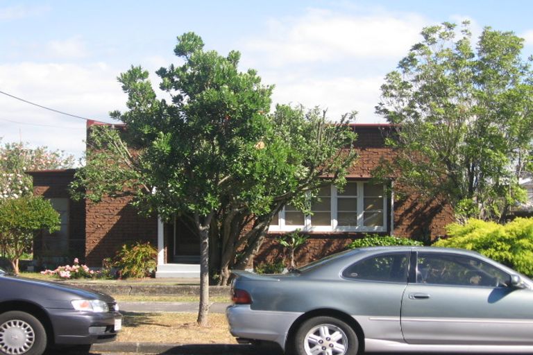 Photo of property in 38 Delta Avenue, New Lynn, Auckland, 0600