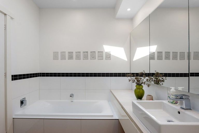Photo of property in 159 Weston Road, St Albans, Christchurch, 8052