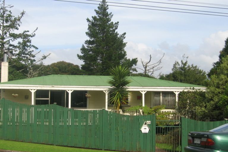 Photo of property in 11 Red Hill Road, Red Hill, Papakura, 2110