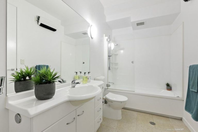 Photo of property in De Vere Apartments, 7/23 Tennyson Street, Te Aro, Wellington, 6011