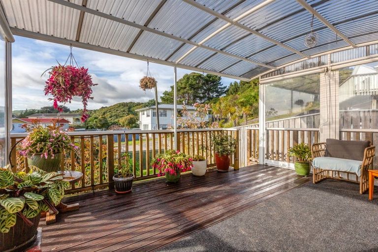 Photo of property in 64 Ernest Street, Ranui, Porirua, 5024