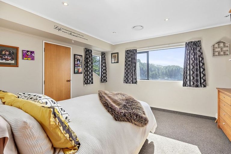 Photo of property in 40 Peterhouse Street, Tawa, Wellington, 5028