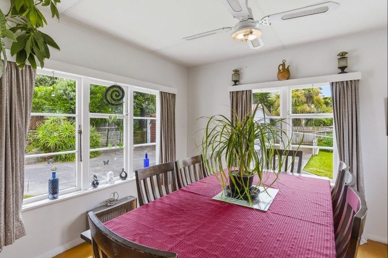 Photo of property in 13 Rua Road, Paraparaumu Beach, Paraparaumu, 5032