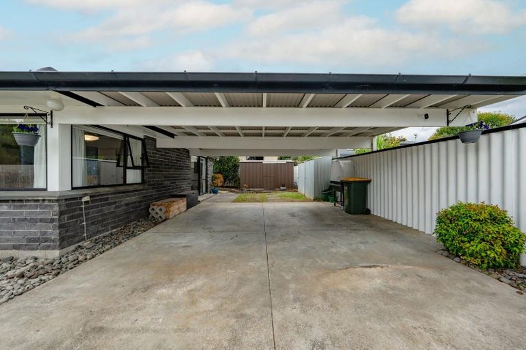 Photo of property in 1/12 Koromiko Street, New Lynn, Auckland, 0600