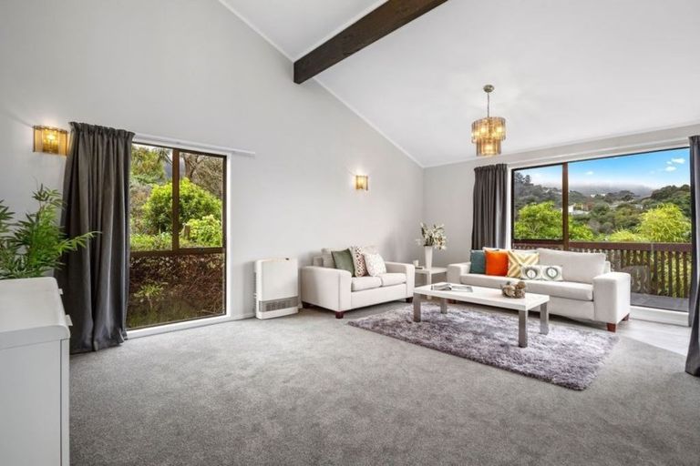 Photo of property in 45b Larsen Crescent, Tawa, Wellington, 5028