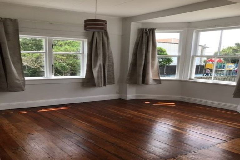 Photo of property in 54 Elizabeth Street, Mount Victoria, Wellington, 6011