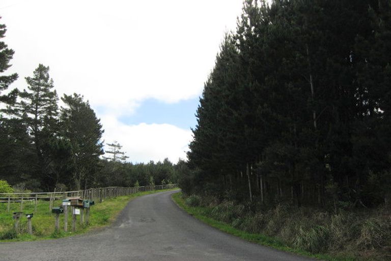 Photo of property in 77 Anzac Road, Waitakere, Auckland, 0816