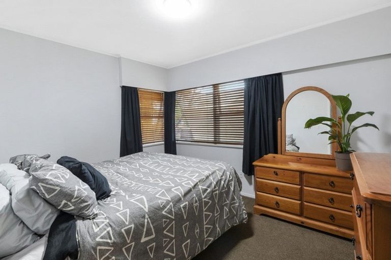 Photo of property in 17 Mack Place, Red Hill, Papakura, 2110