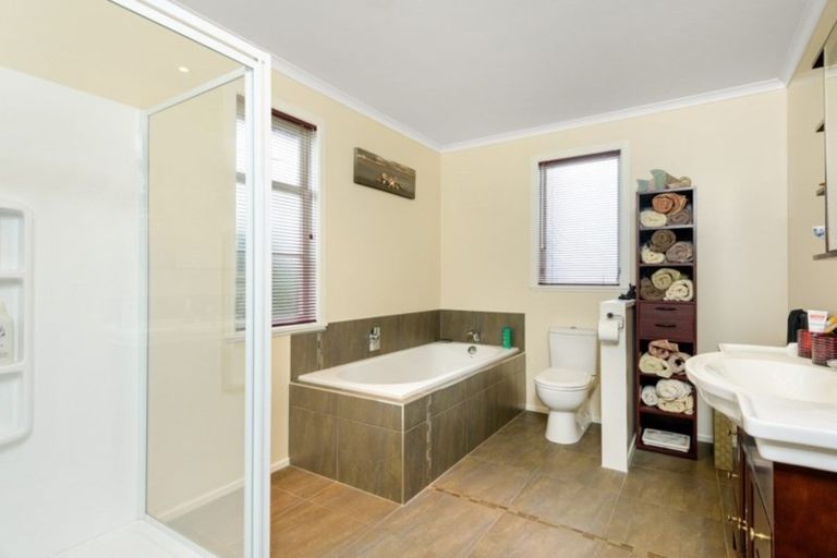 Photo of property in 9 Landview Road, Parkvale, Tauranga, 3112