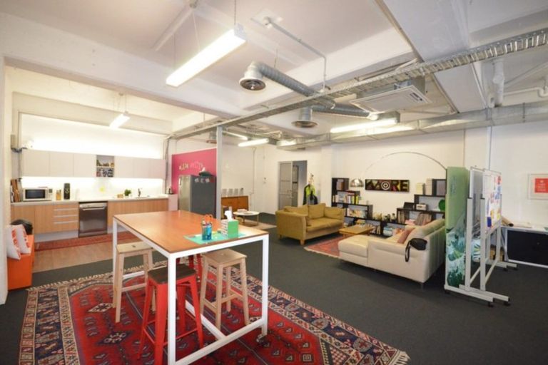 Photo of property in 9c Union Street, Winton, 9720