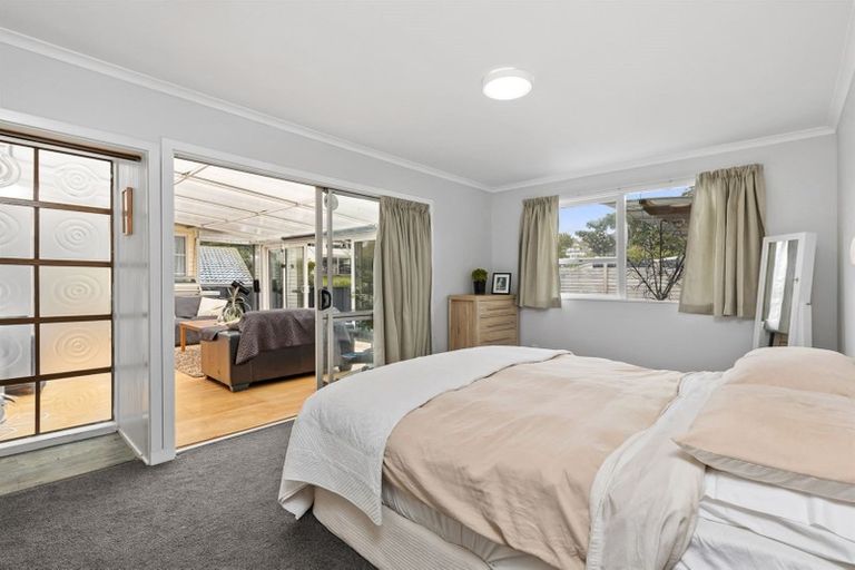 Photo of property in 38 Normanton Street, Glenfield, Auckland, 0629