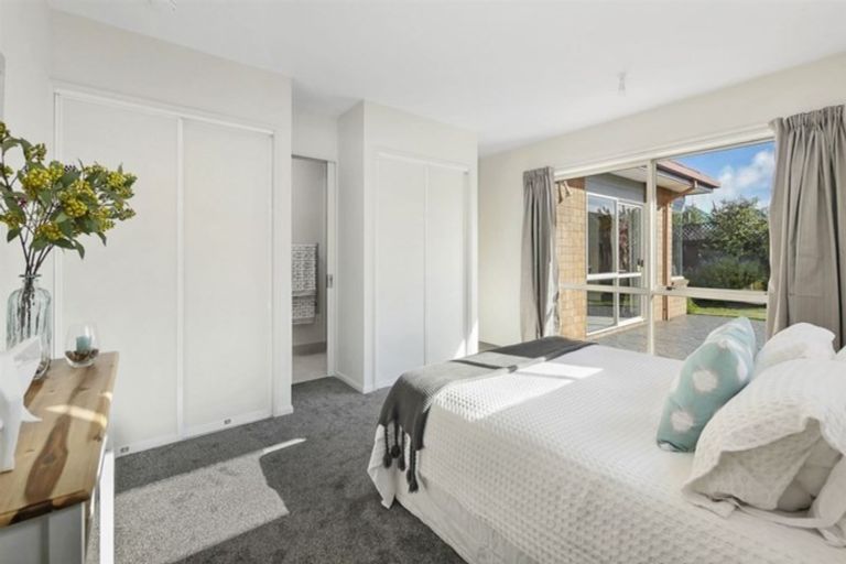 Photo of property in 12 Beauford Place, Parklands, Christchurch, 8083