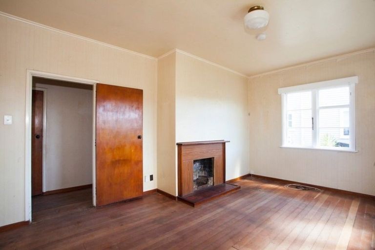 Photo of property in 45 Tahapa Crescent, Meadowbank, Auckland, 1072