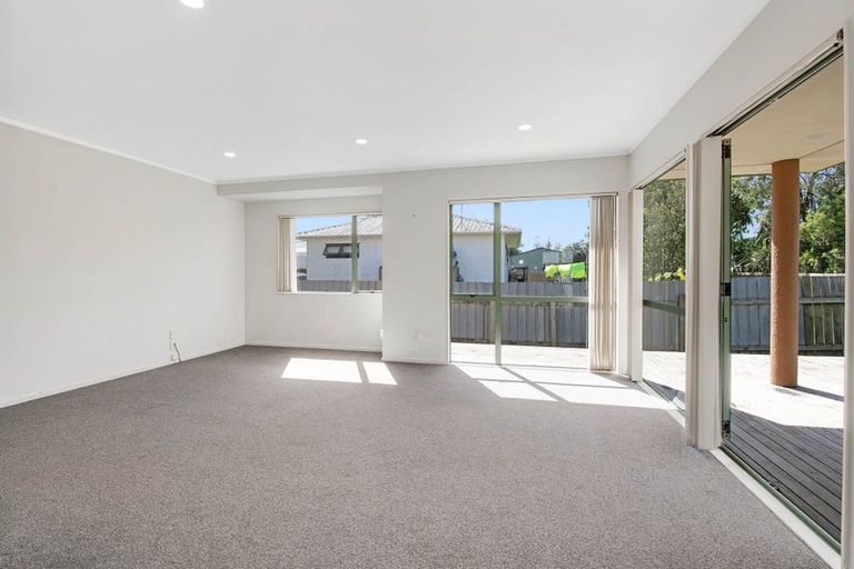 Photo of property in 2/112 Parkhurst Road, Parakai, 0830