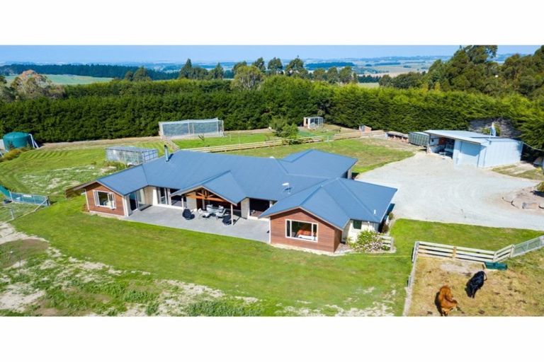 Photo of property in 437 Rolling Ridges Road, Levels Valley, Timaru, 7975