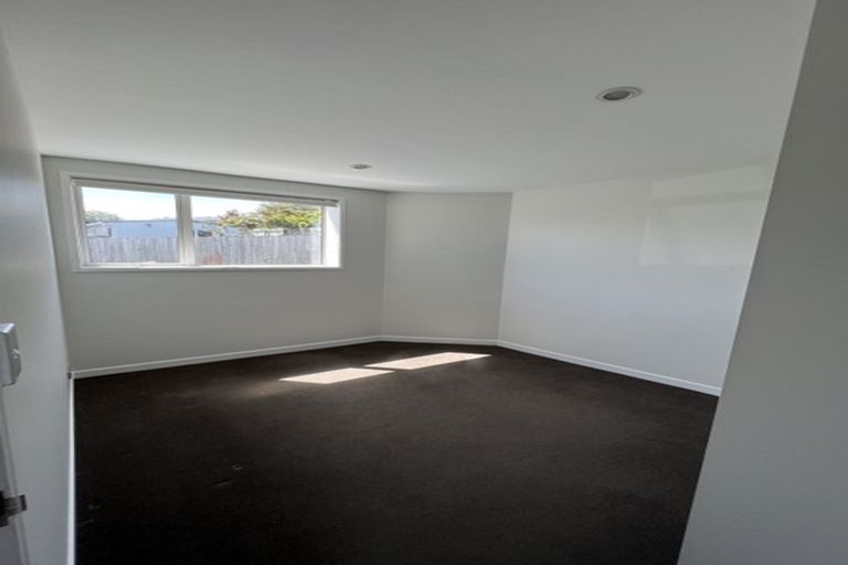 Photo of property in 9b Mackwood Place, Birkdale, Auckland, 0626