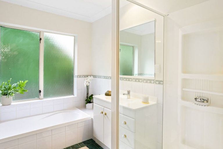 Photo of property in 26 Clifford Road, Pukekohe, 2678