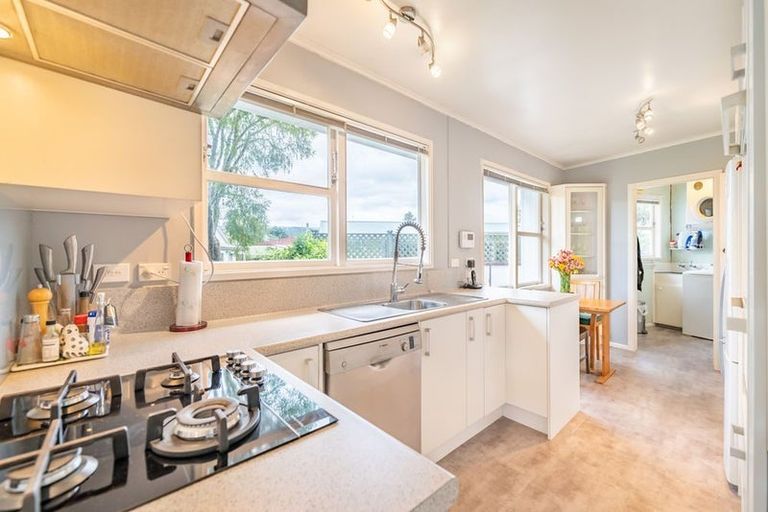 Photo of property in 6 Moehau Grove, Trentham, Upper Hutt, 5018