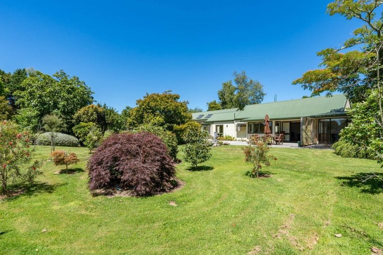 Photo of property in 71 Gillespie Place, Acacia Bay, Taupo, 3385