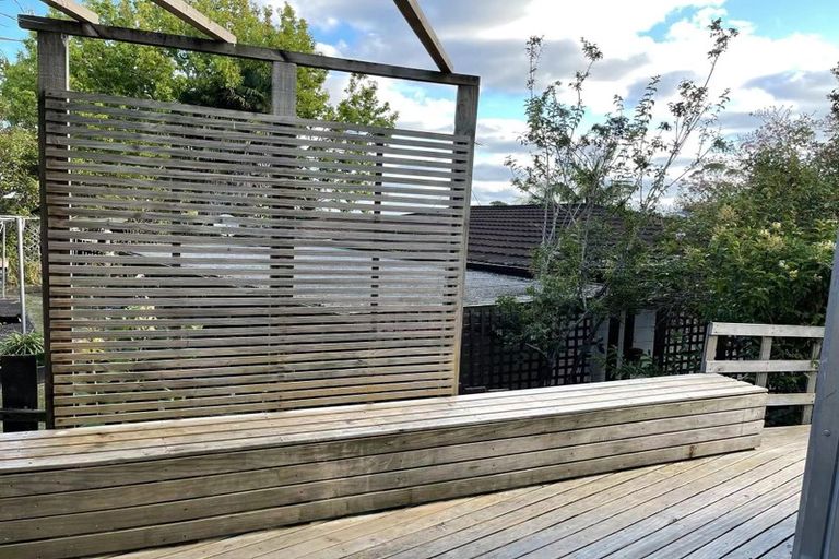 Photo of property in 31 Sequoia Place, Sunnynook, Auckland, 0620