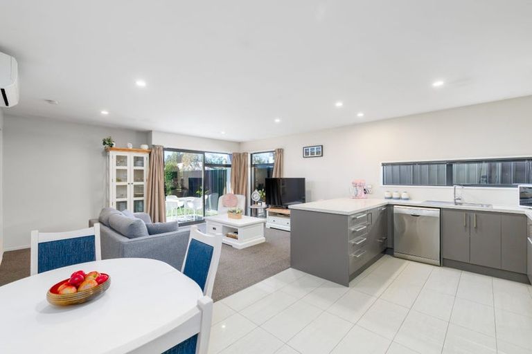 Photo of property in 15a Te Whenu Crescent, Marshland, Christchurch, 8083