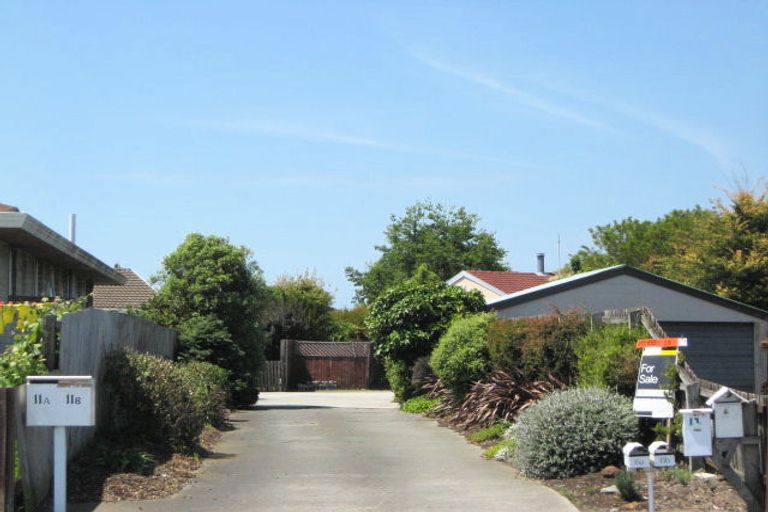 Photo of property in 17b Leonie Place, Aranui, Christchurch, 8061