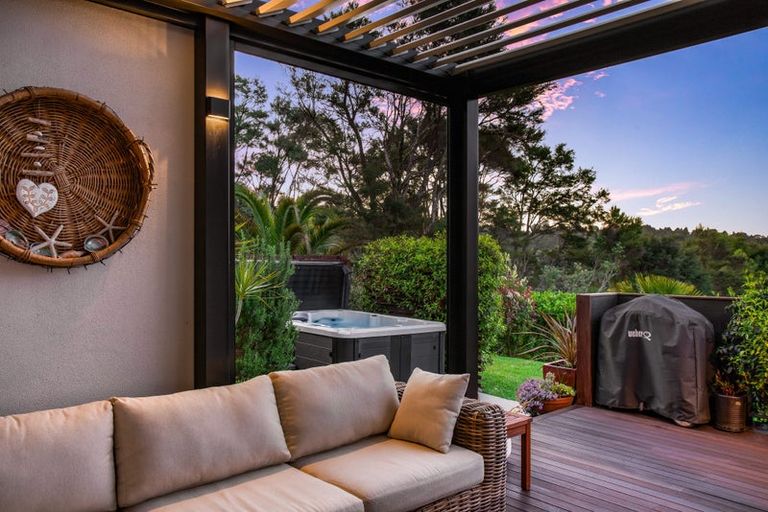 Photo of property in 9 Bendalls Lane, Oratia, Auckland, 0604