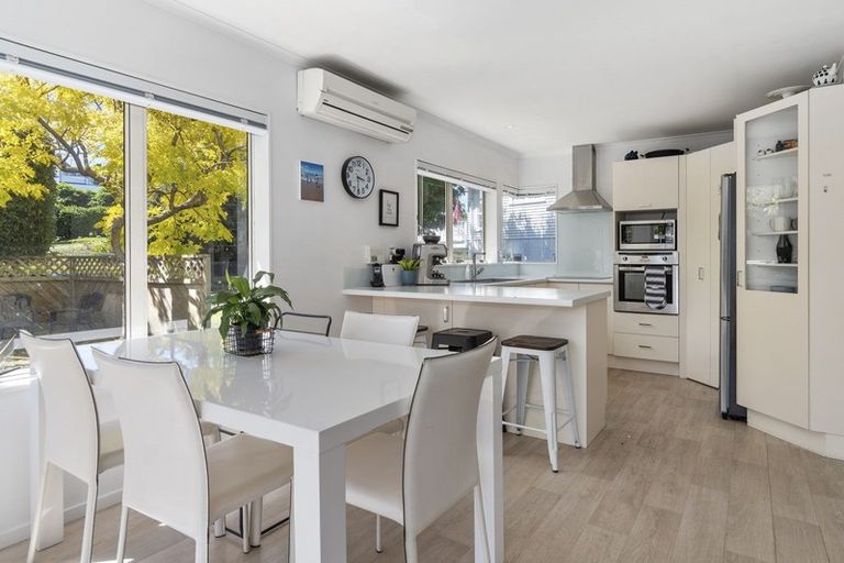 Photo of property in 4 Beach Grove, Omokoroa, 3114