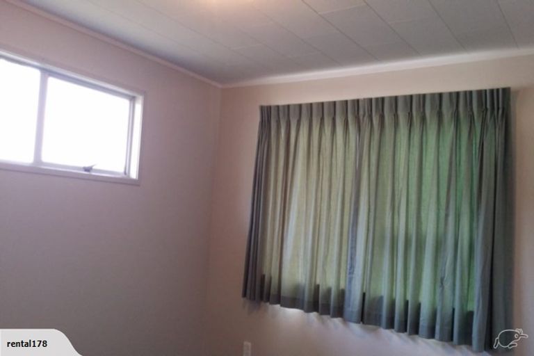 Photo of property in 2/20 Carter Place, Manurewa, Auckland, 2102